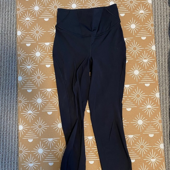 Size 4 Lululemon Wunder Train High Rise Crop 23” - Picture 1 of 2